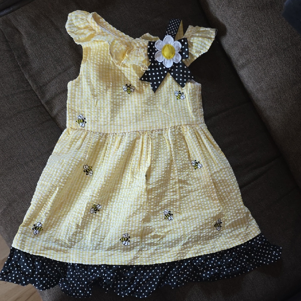 Adorable Yellow Kids Dress with Floral and Bee Accents